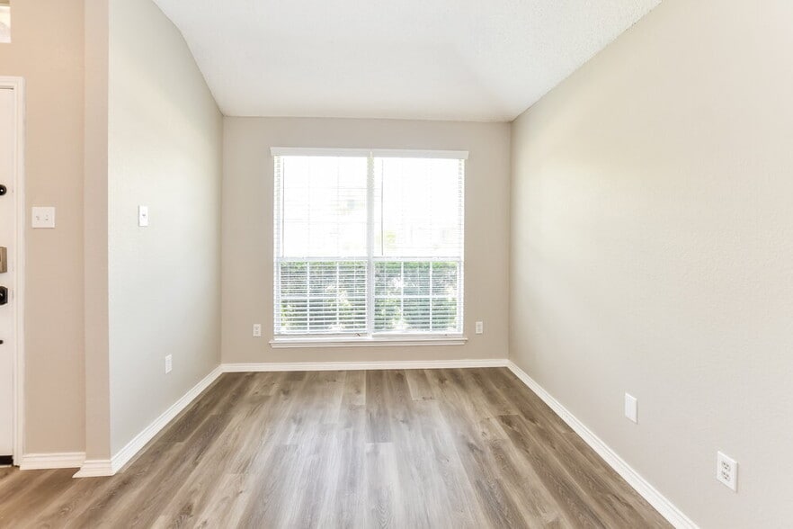 Building Photo - 4218 Baccarat Dr