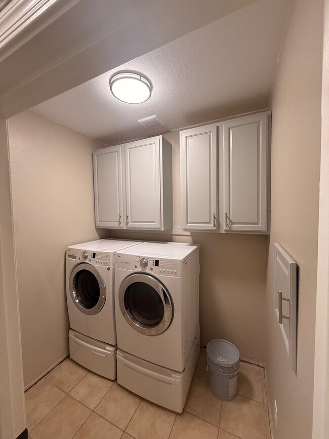 Building Photo - 39730 N Bridlewood Way