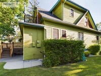 Building Photo - Cozy Apartment Downtown