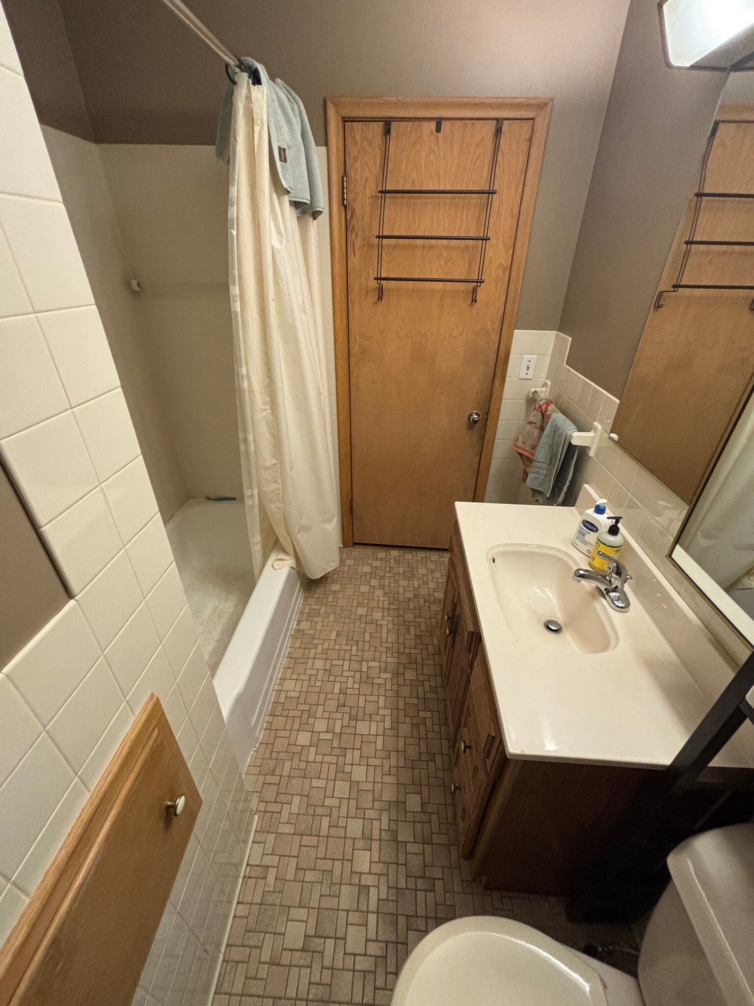 Bathroom - 3477 5th St NE