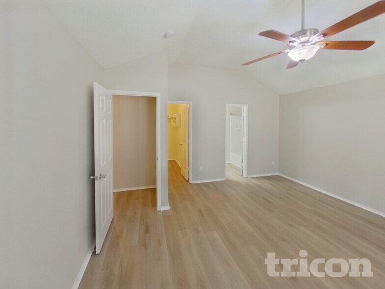 Building Photo - 421 Rowdy Dr