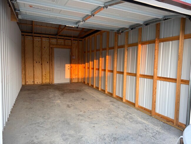 Building Photo - 619 Rose St