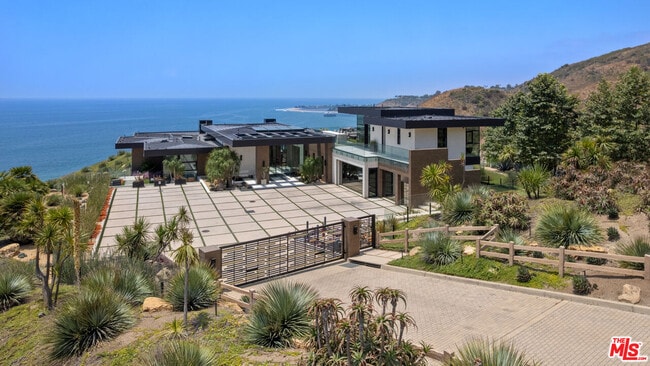 Building Photo - 5012 Carbon Beach Terrace