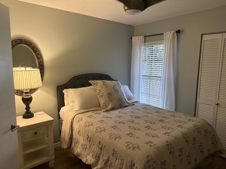Bedroom #3 - Full - 4635 La Jolla Dr