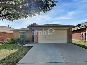 Building Photo - 1051 Wood Stream Dr