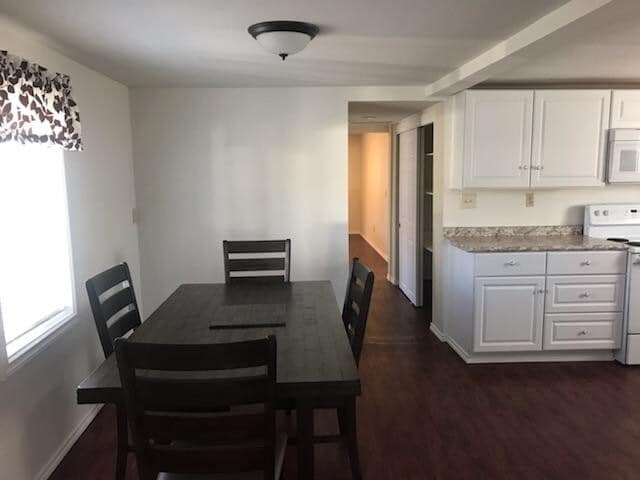 Building Photo - No Pets please! Cute and cozy home with a country feel!