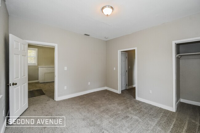 Building Photo - 9043 9th Ave