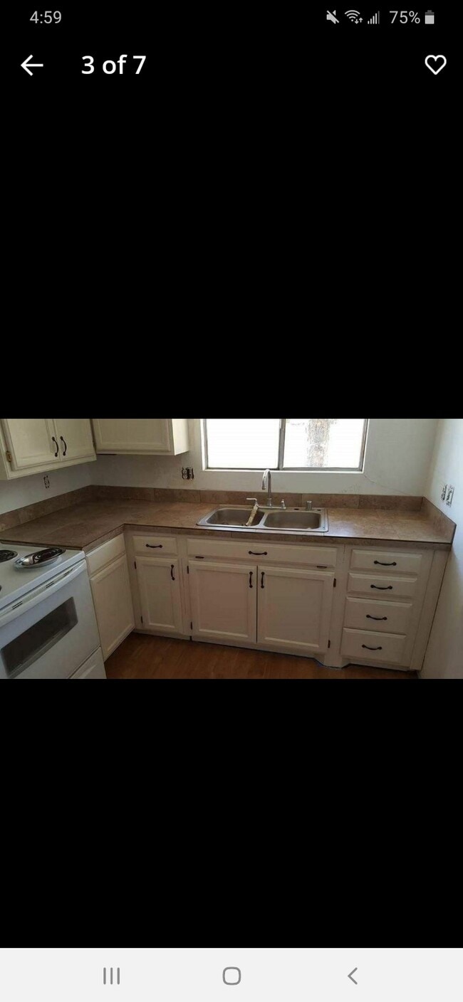 Building Photo - 312 Grove St NE