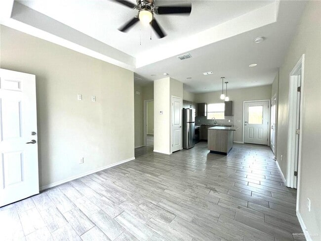 Building Photo - 16 Hiawatha Dr