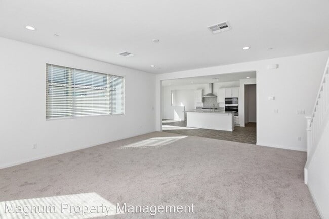 Building Photo - 7 br, 4.5 bath House - 32929 Hutton Way