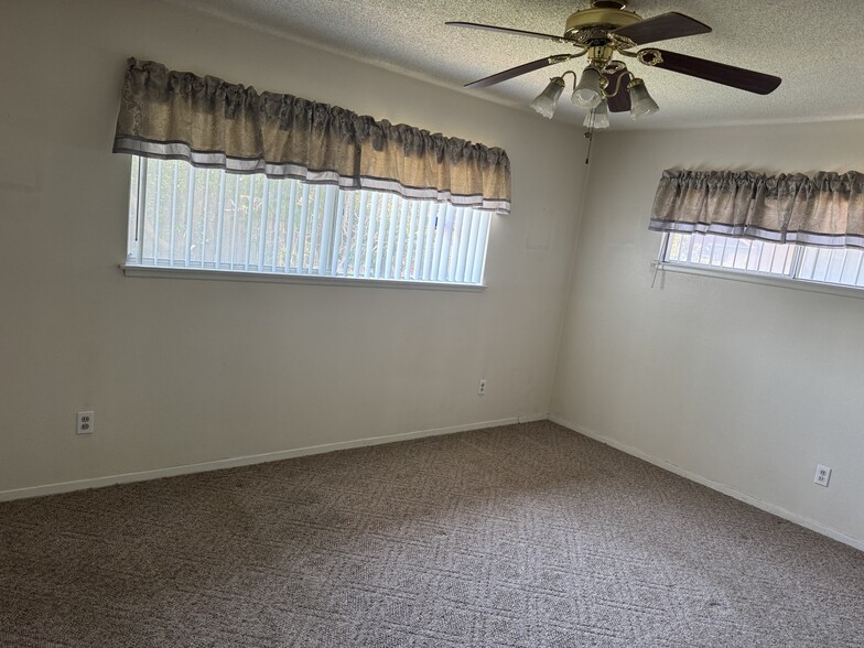 Master Bedroom - 604 E Creston St