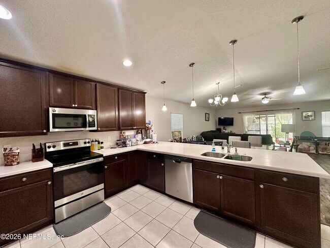 Building Photo - 12385 Rouen Cove Dr