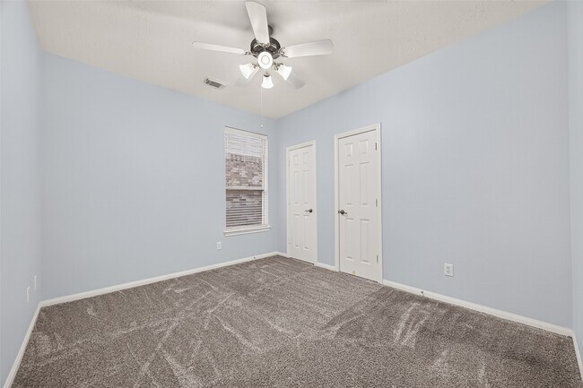 Building Photo - 21610 Avalon Queen Dr