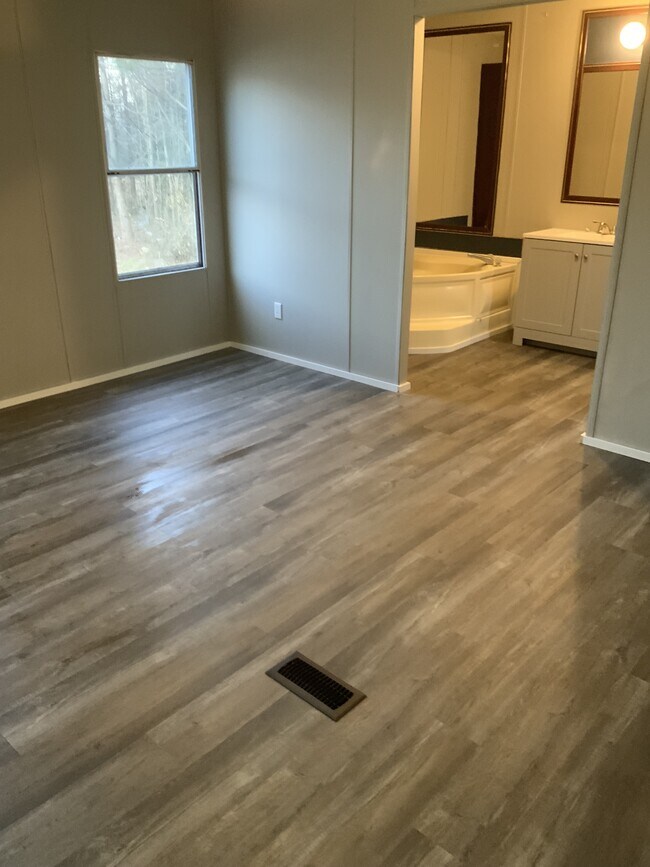 Building Photo - 253 Pebble Rock Cir