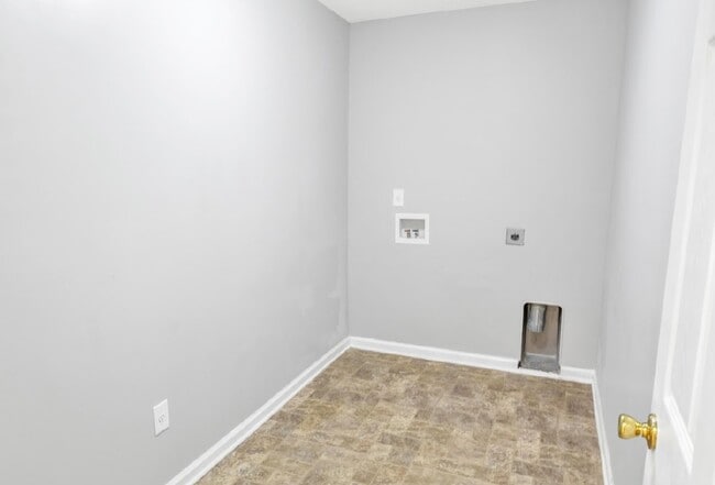 Building Photo - 3006 Kinswood Ln