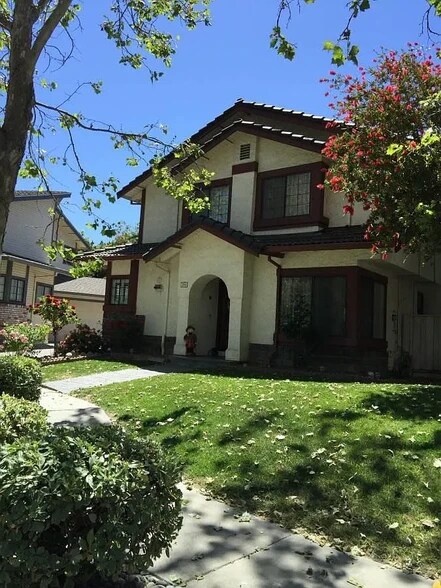 Curb Appeal - 274 Snell Ct