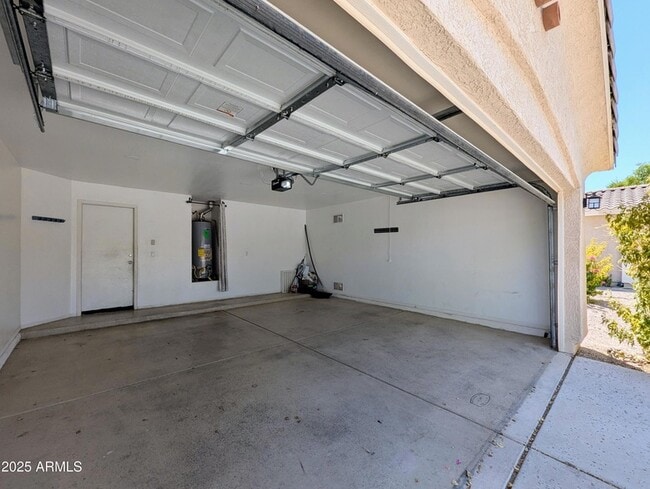 Building Photo - 13959 W Country Gables Dr