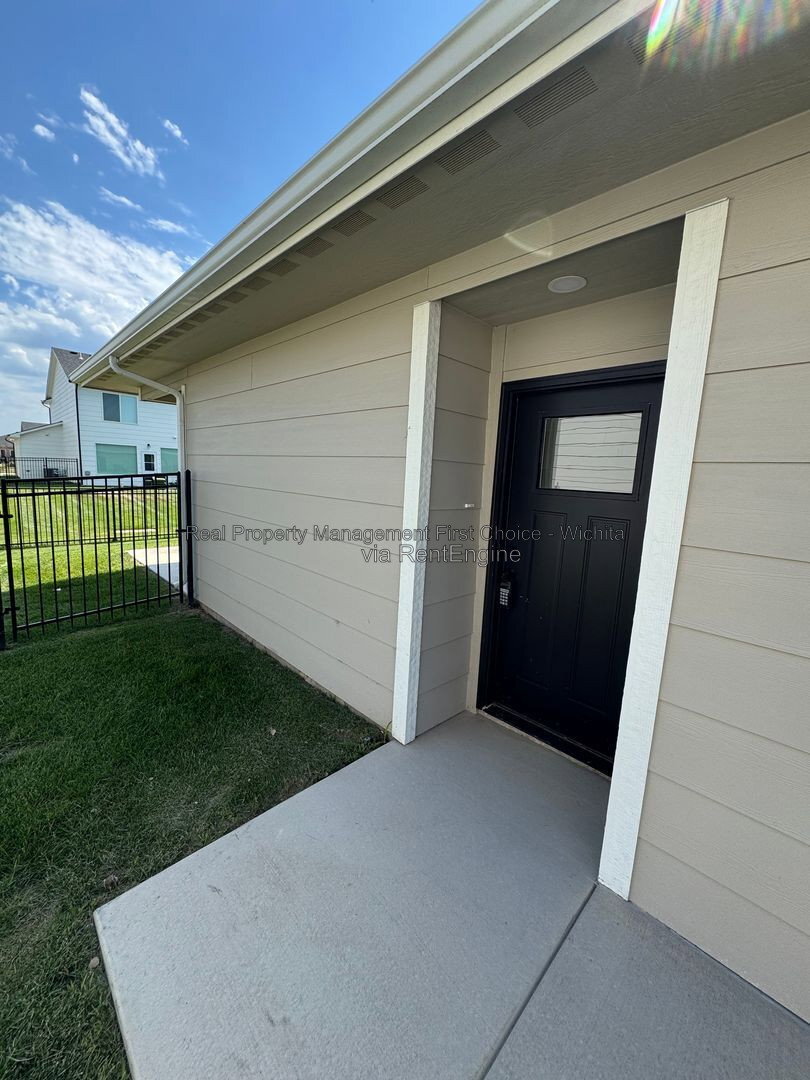 Building Photo - 12465 Blanford St