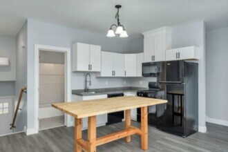 Building Photo - 65 Main St