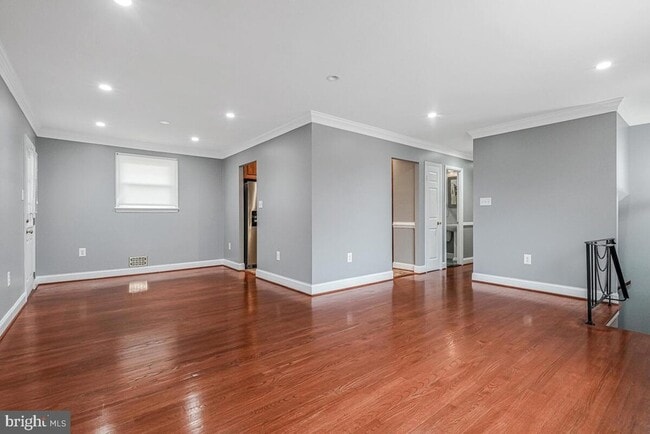 Building Photo - 6912 Eilerson St