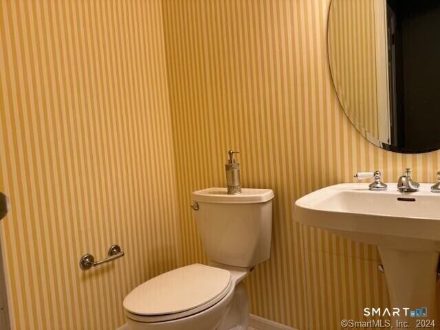 Building Photo - 63 Glenrock