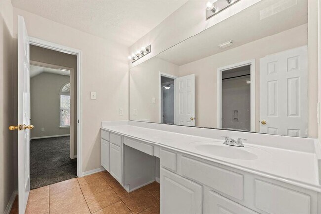 Building Photo - 6411 Briar Moss Ln
