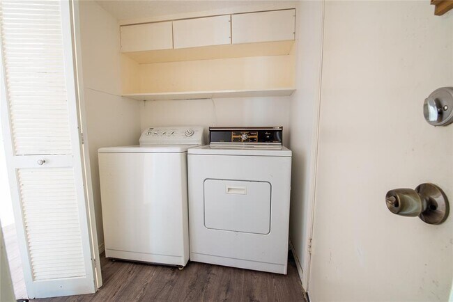 Building Photo - 5510 Chadwyck Dr