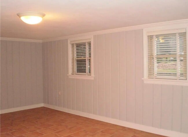 Building Photo - Beautifully Renovated 4bdrm/2.5bth Tri-Level Home Located on a Large Lot in Henrico County!!