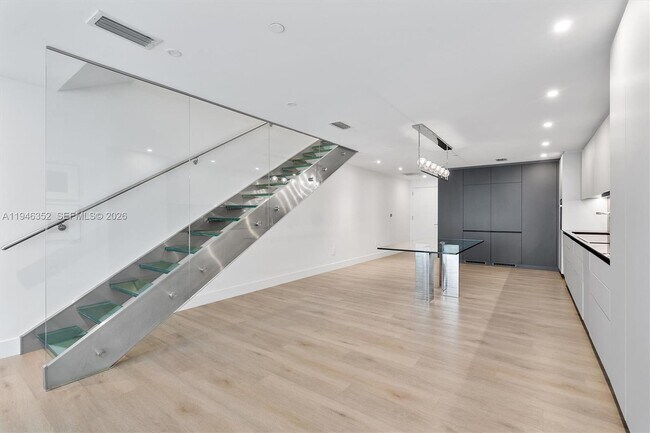 Building Photo - 2950 NE 188th St