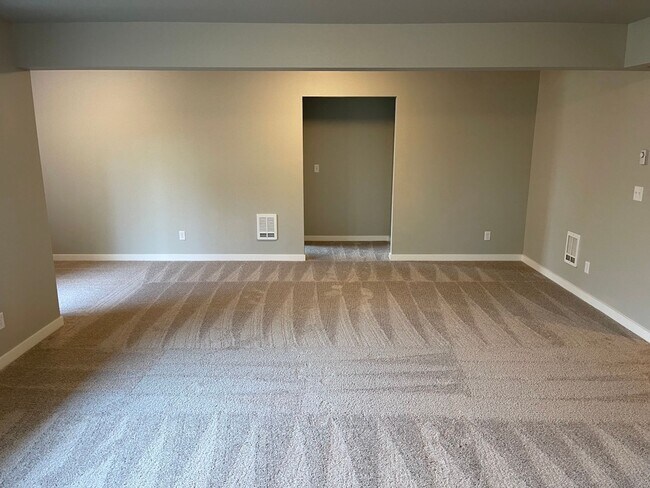 Building Photo - Beautiful New 5BD/4BTH Bella Cresta Home f...