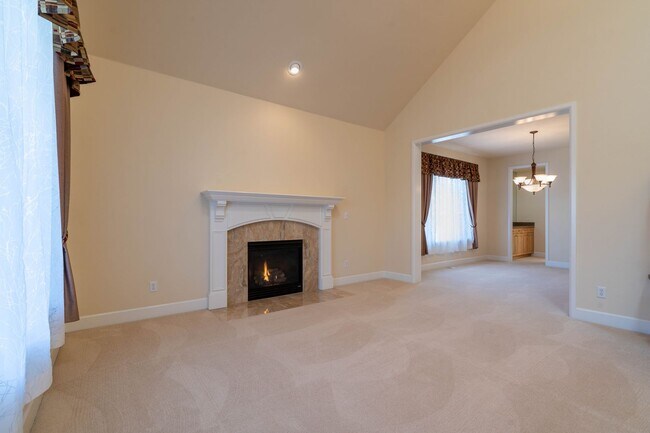 Building Photo - 5Br/3.25Ba Sammamish Home
