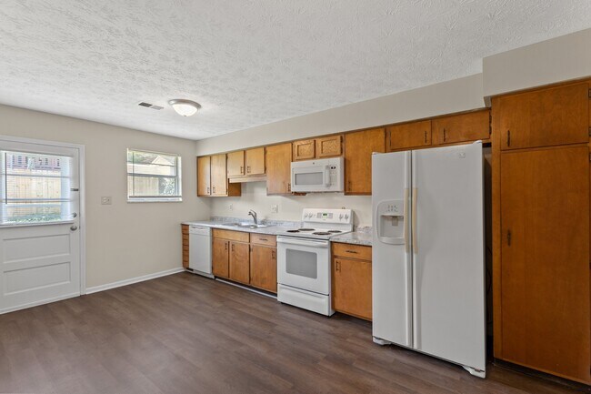 Building Photo - 4029 Victoria Way