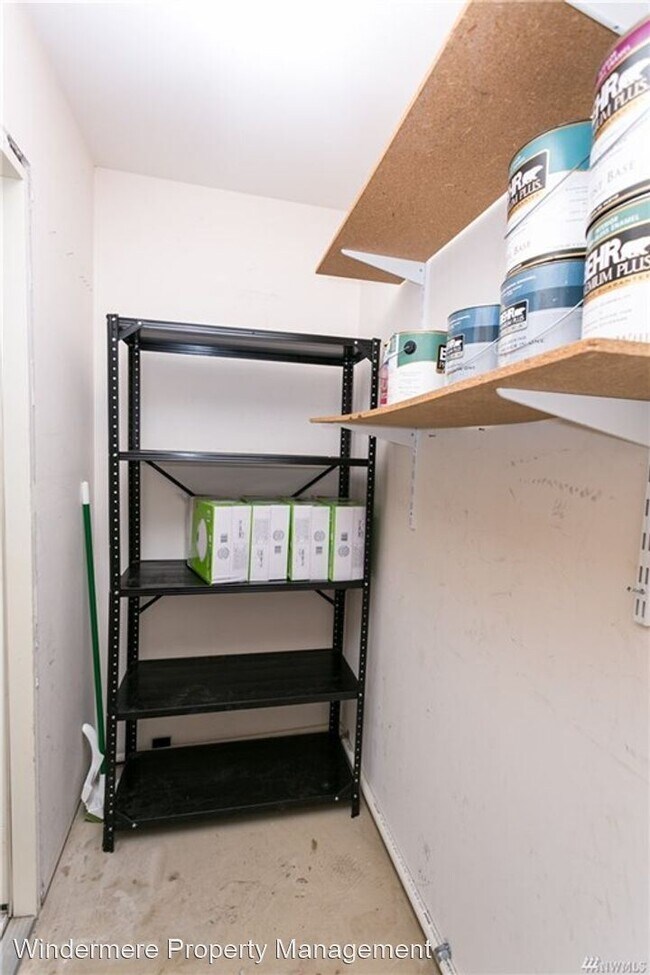 Building Photo - 2 br, 2 bath House - 647 W. Horton #235