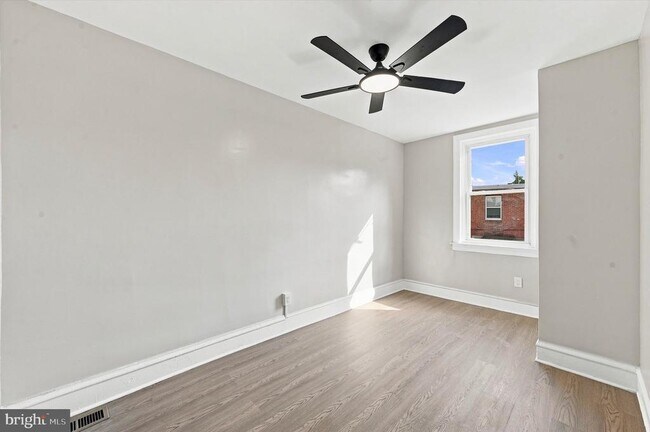Building Photo - 5840 Crittenden St