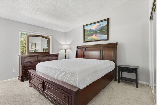 Building Photo - Charming 5BR  3BA w/ Attached Garage in Centennial! Owner is offering 50% off one month's rent!