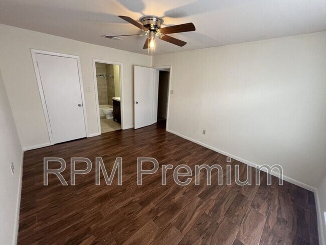 Building Photo - 5268 S Brightside View Dr