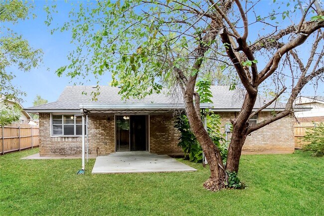 Building Photo - 4220 Corbett Dr