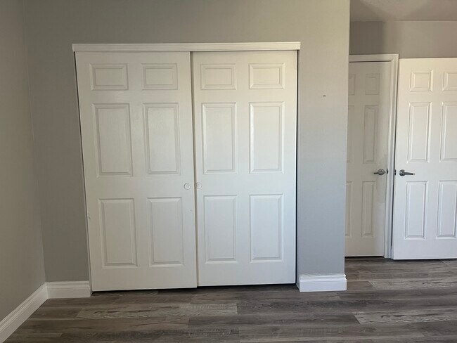Building Photo - 9815 Eagle Creek Cir