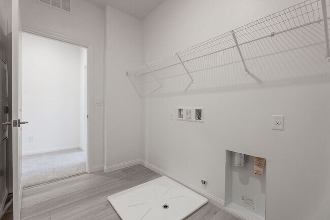 Building Photo - 91 Cinder Cone Ln