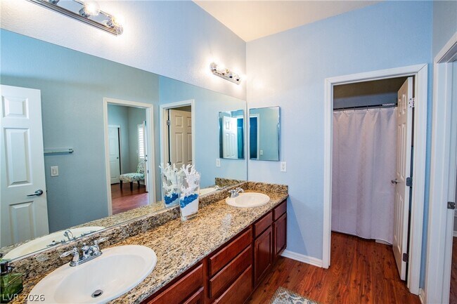 Building Photo - 834 Roseberry Dr