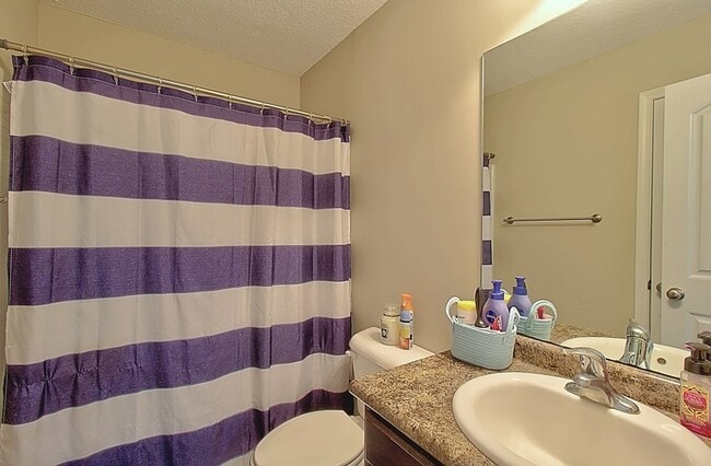 Building Photo - 1303 Windrow Dr