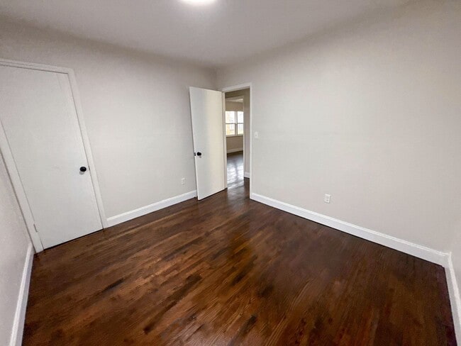 Building Photo - Freshly Updated Home on a Quiet Street with Large Yard!