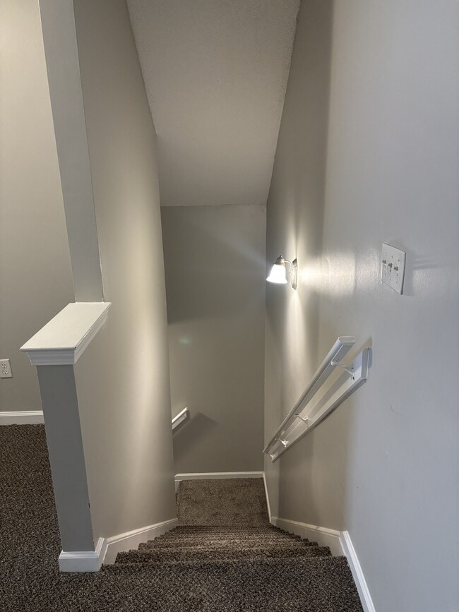 Building Photo - 9150 Cinderhill Cove E