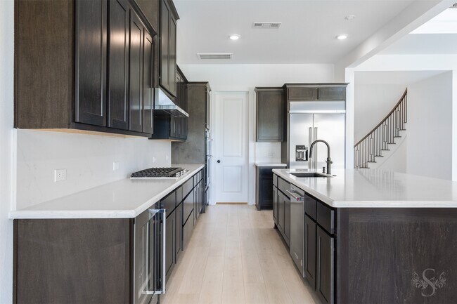 Building Photo - 7526 Sunny Oak Ln