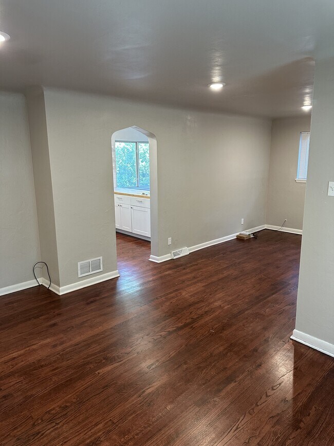 Building Photo - 1540 Forest St