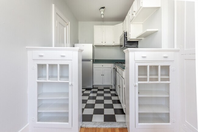 Building Photo - 22 Concord Ave