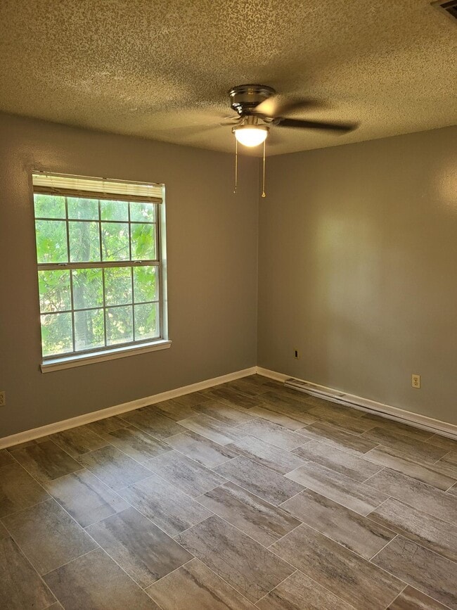 Building Photo - 2512 Pearl St