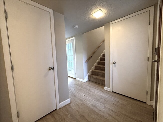 Building Photo - 12841 Orion Ct