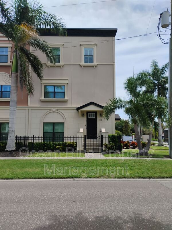 Building Photo - 3421 W Horatio St
