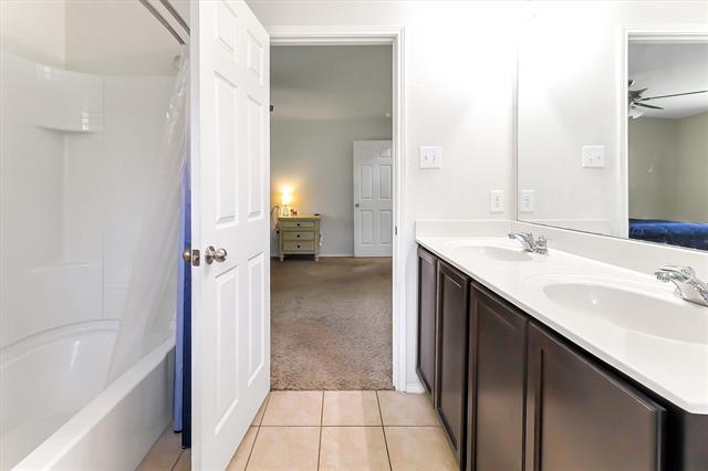 Building Photo - 1713 Megan Creek Dr